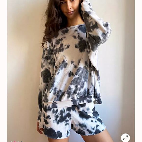 Free People Kelly Tie Dye Sweatshirt & Short Set - Picture 10 of 12